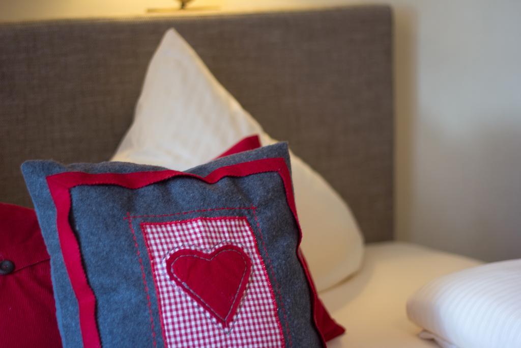 Dreimaederlhaus Am Berg Apartment Pfronten Bagian luar foto