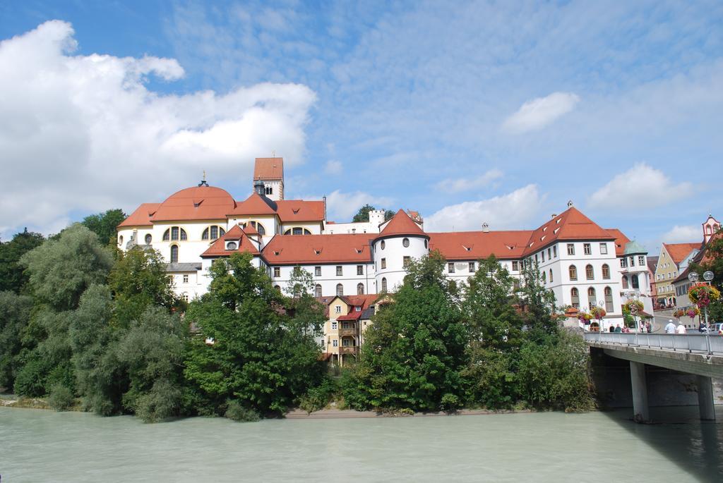 Dreimaederlhaus Am Berg Apartment Pfronten Ruang foto