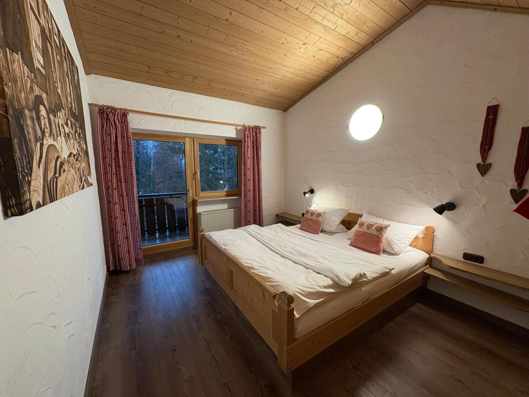 Dreimaederlhaus Am Berg Apartment Pfronten Bagian luar foto