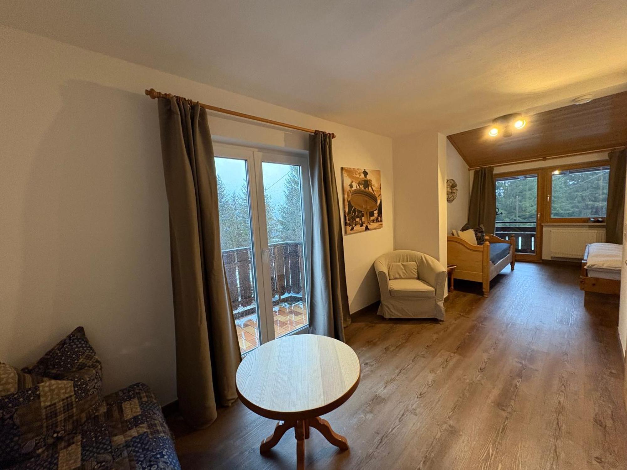 Dreimaederlhaus Am Berg Apartment Pfronten Bagian luar foto